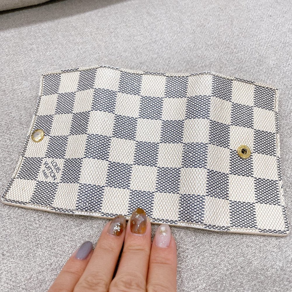 Authentic LOUIS VUITTON 4 KEYS KEYBAG